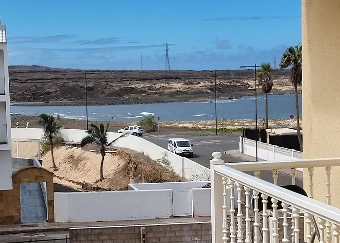 Gilda: Beautiful Spacious Apartment. Seaview From Rooftop Terrace Lejlighed