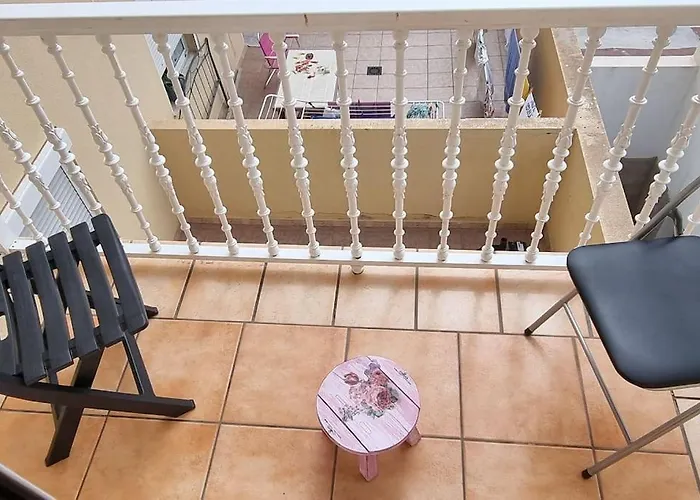 Gilda: Beautiful Spacious Apartment. Seaview From Rooftop Terrace