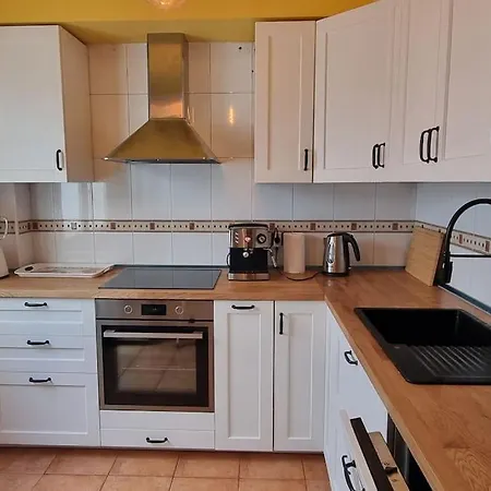 Appartement Gilda: Beautiful Spacious Apartment. Seaview From Rooftop Terrace