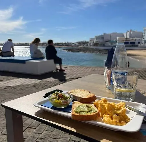 Appartement Gilda: Beautiful Spacious Apartment. Seaview From Rooftop Terrace