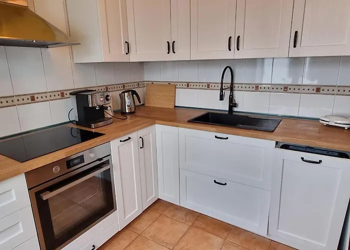 Appartement Gilda: Beautiful Spacious Apartment. Seaview From Rooftop Terrace *